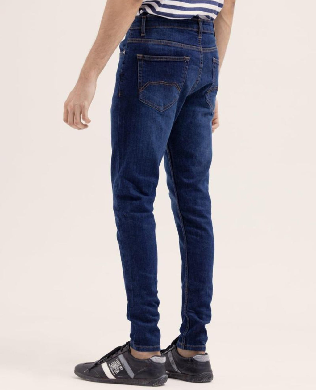 Men’s Slim Fit Tapered Blue Jeans