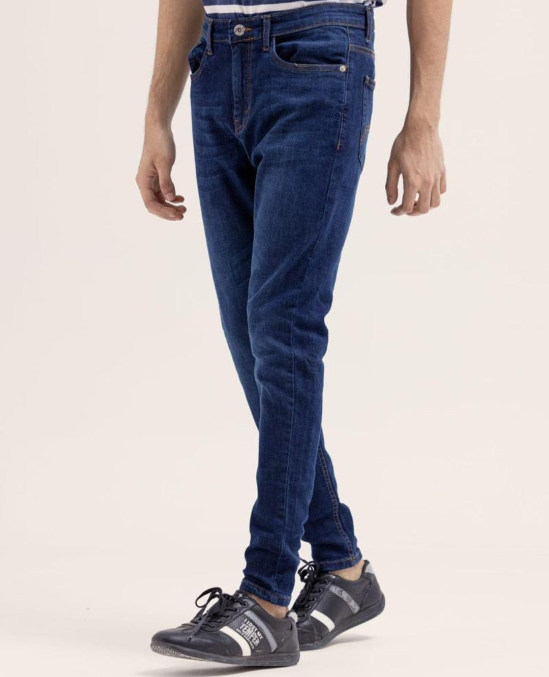 Men’s Slim Fit Tapered Blue Jeans