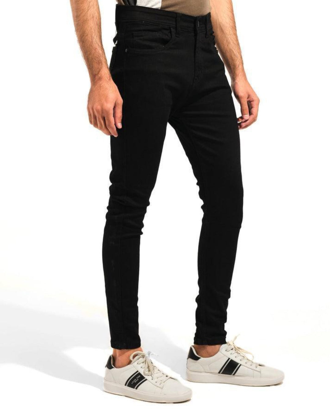 Modern Men’s Tailored Slim Black Jeans